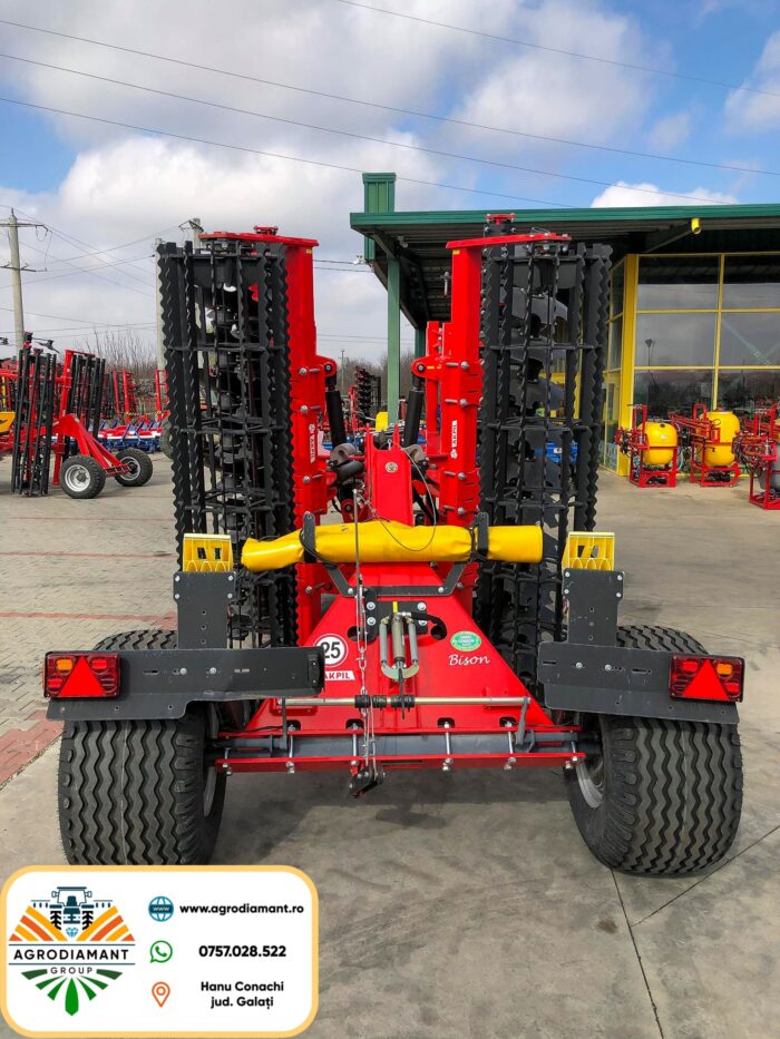 Disc agricol profesional pliabil hidraulic și tractat - AKPIL BISON XL - lățimi de lucru 4.0-6.0m - tractoare 160-250CP - imagine 2