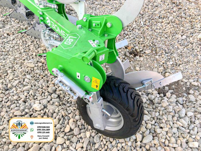 Plug agricol reversibil cu cormană plină BOMET LOE 300-380-450 - imagine 3